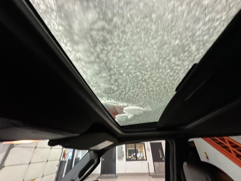 Ford Expedition Vehicle Full-screen Gallery Image 20