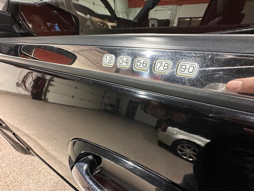 Ford Expedition Vehicle Full-screen Gallery Image 23