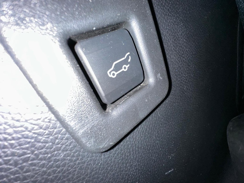 Ford Expedition Vehicle Full-screen Gallery Image 24