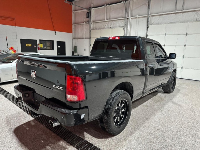 Ram 1500 Vehicle Full-screen Gallery Image 3