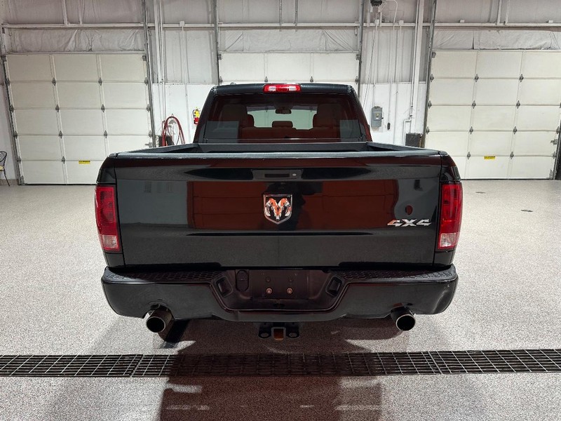 Ram 1500 Vehicle Full-screen Gallery Image 4