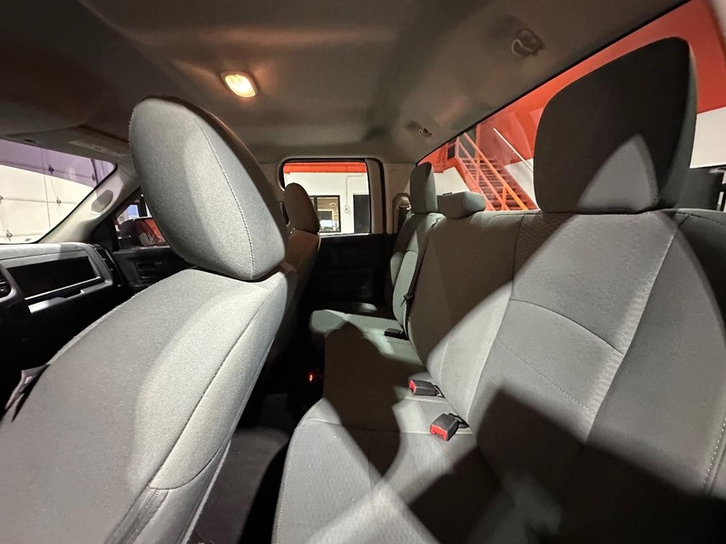 Ram 1500 Vehicle Full-screen Gallery Image 14