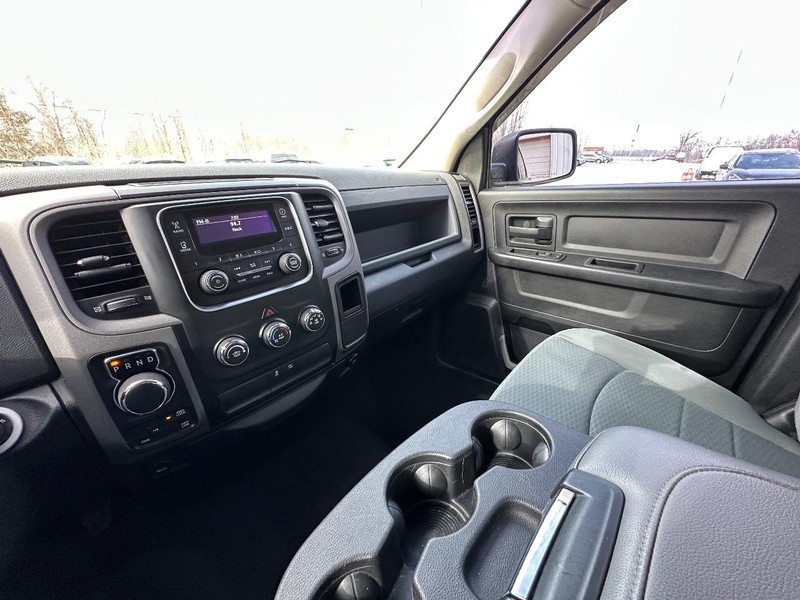 Ram 1500 Vehicle Full-screen Gallery Image 17