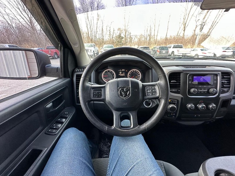 Ram 1500 Vehicle Full-screen Gallery Image 21