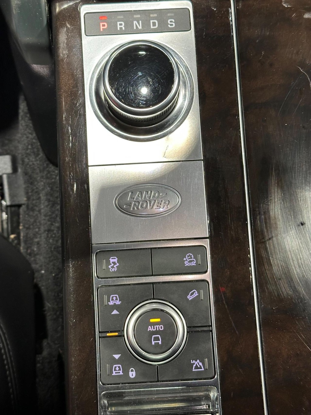 Land Rover Range Rover Vehicle Full-screen Gallery Image 23