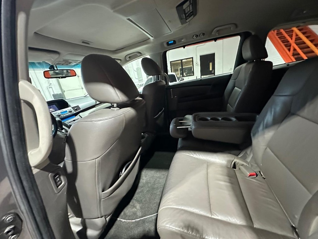 Honda Odyssey Vehicle Full-screen Gallery Image 12