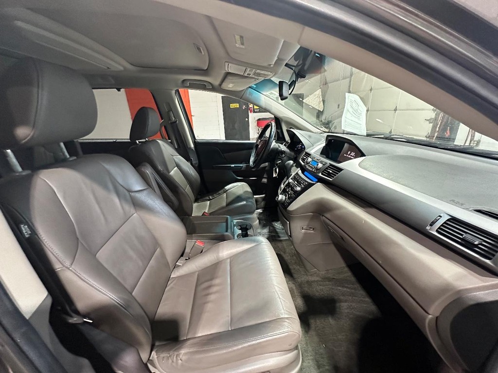 Honda Odyssey Vehicle Full-screen Gallery Image 14