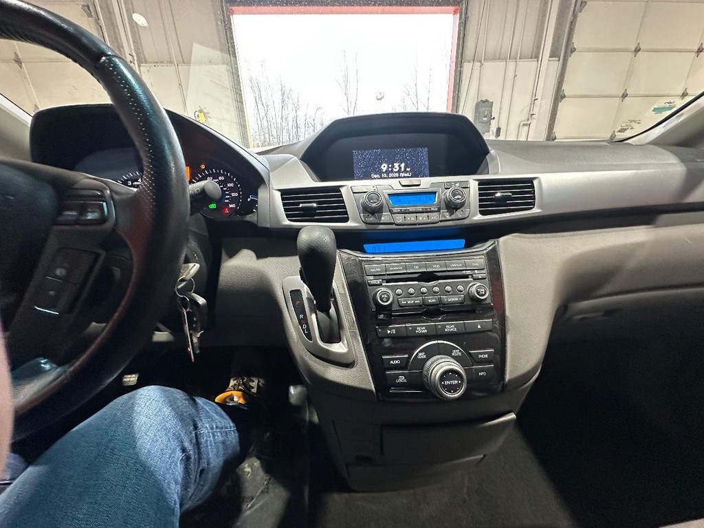 Honda Odyssey Vehicle Full-screen Gallery Image 17