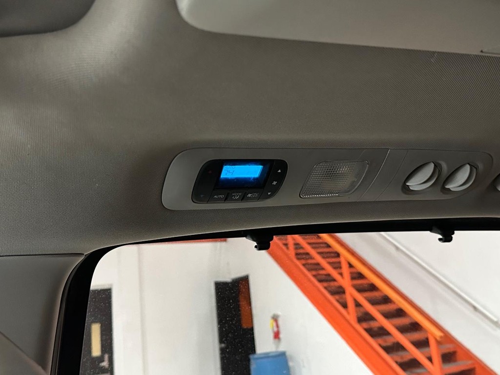 Honda Odyssey Vehicle Full-screen Gallery Image 21