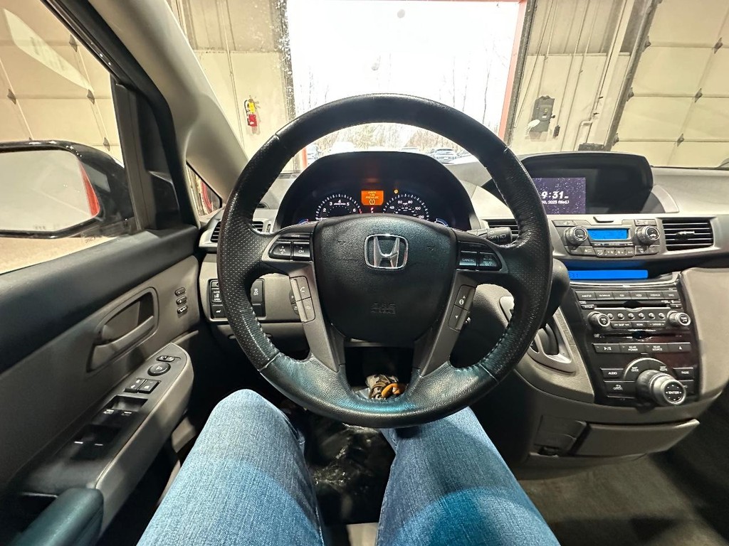 Honda Odyssey Vehicle Full-screen Gallery Image 24
