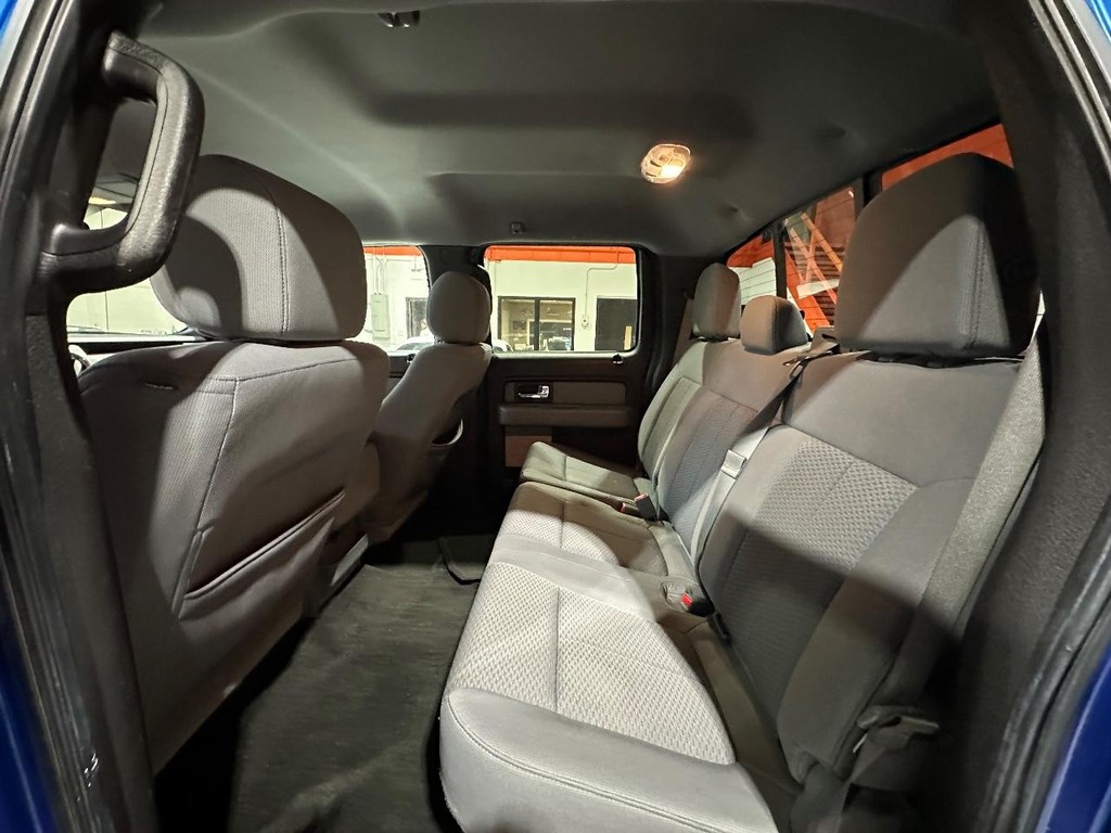 Ford F-150 Vehicle Full-screen Gallery Image 13