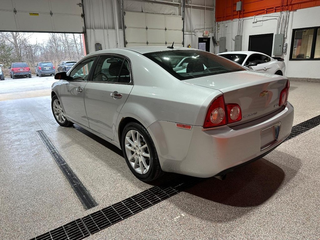 Chevrolet Malibu Vehicle Full-screen Gallery Image 07