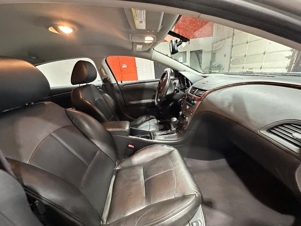 Chevrolet Malibu Vehicle Full-screen Gallery Image 11