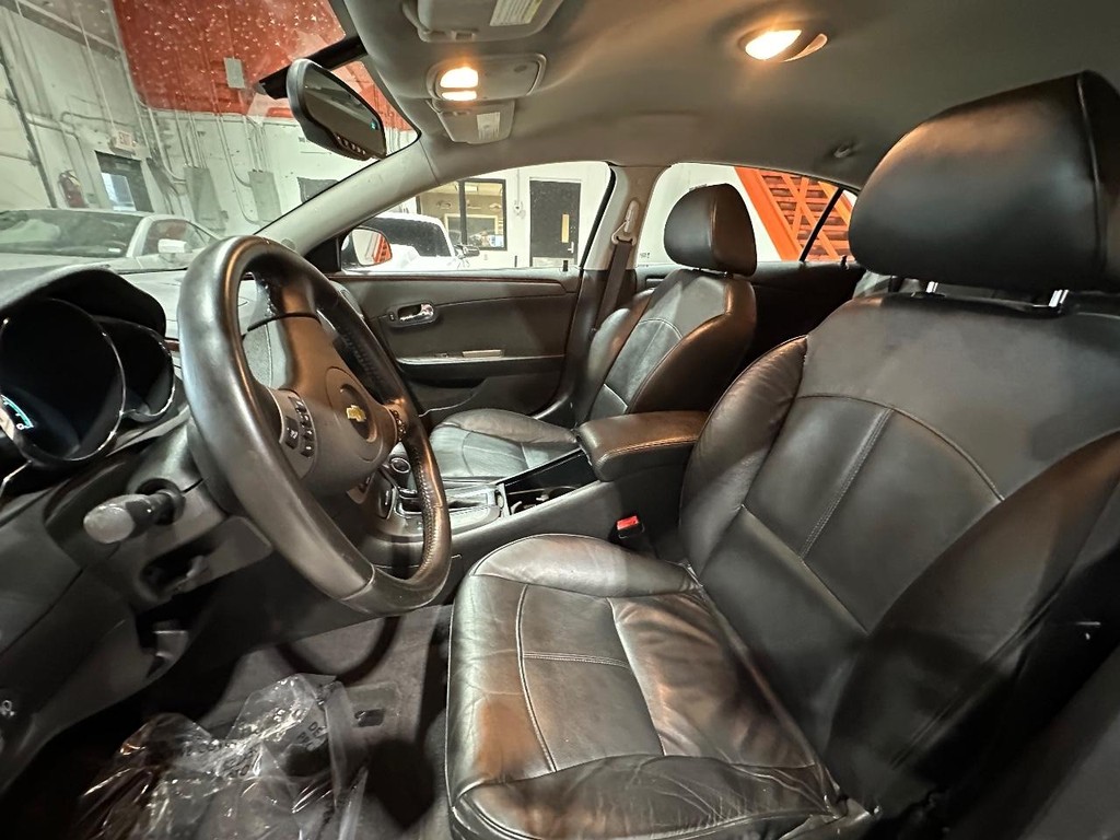 Chevrolet Malibu Vehicle Full-screen Gallery Image 14