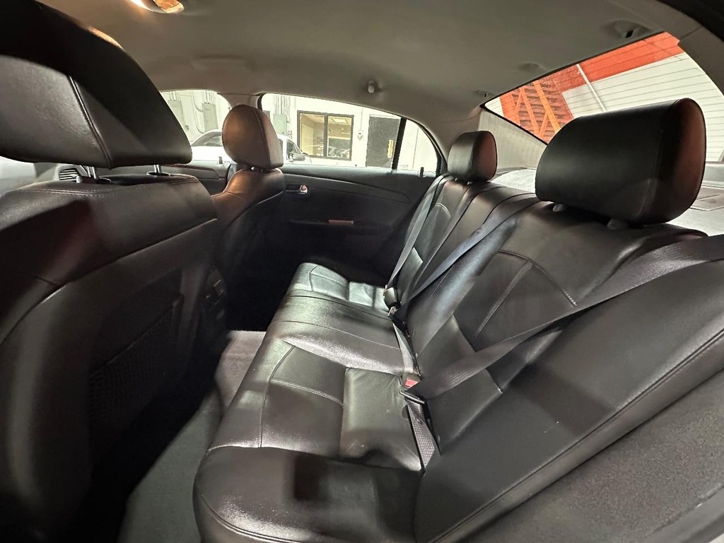 Chevrolet Malibu Vehicle Full-screen Gallery Image 15