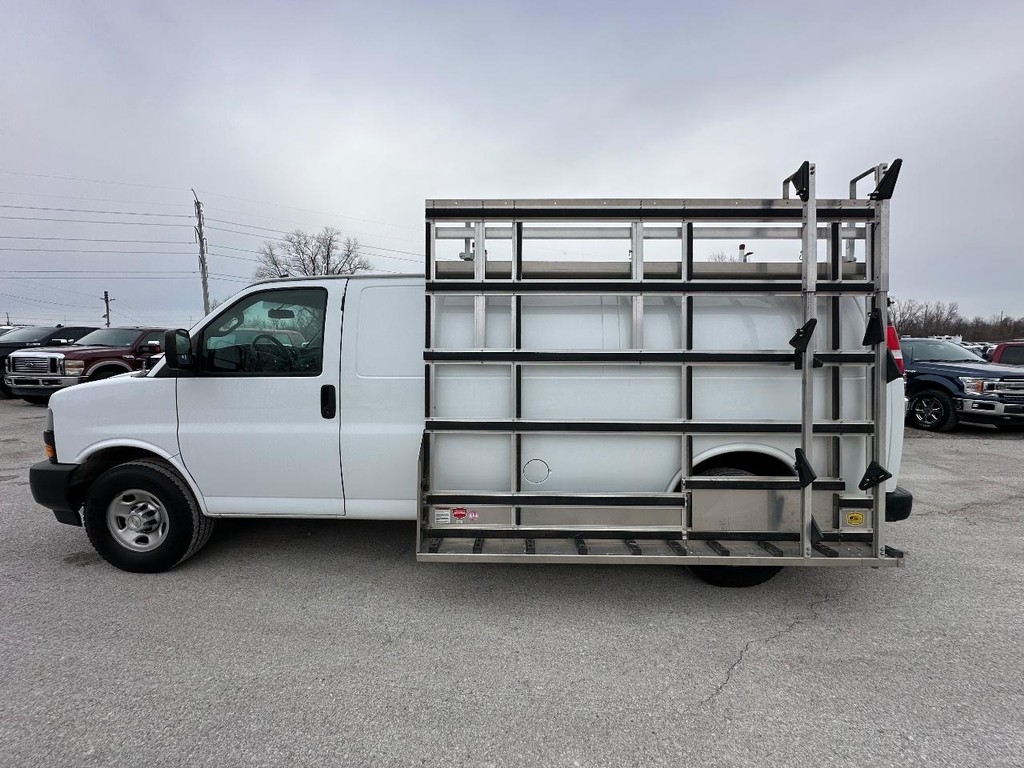 Chevrolet Express Cargo Van Vehicle Full-screen Gallery Image 06