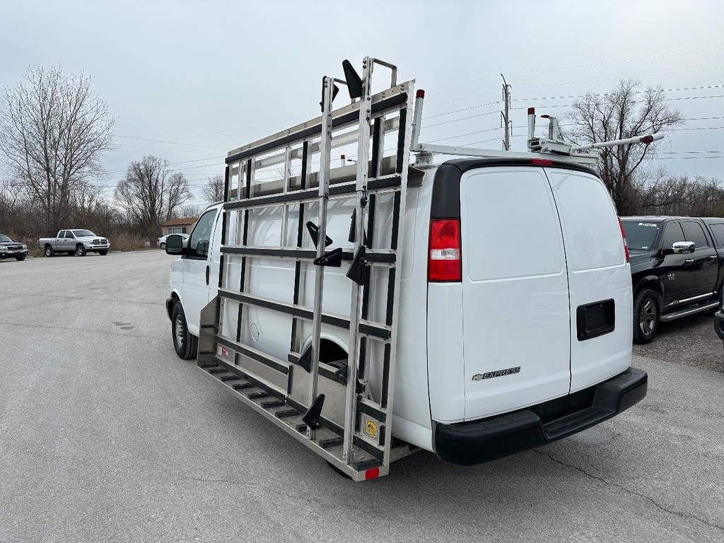 Chevrolet Express Cargo Van Vehicle Full-screen Gallery Image 07