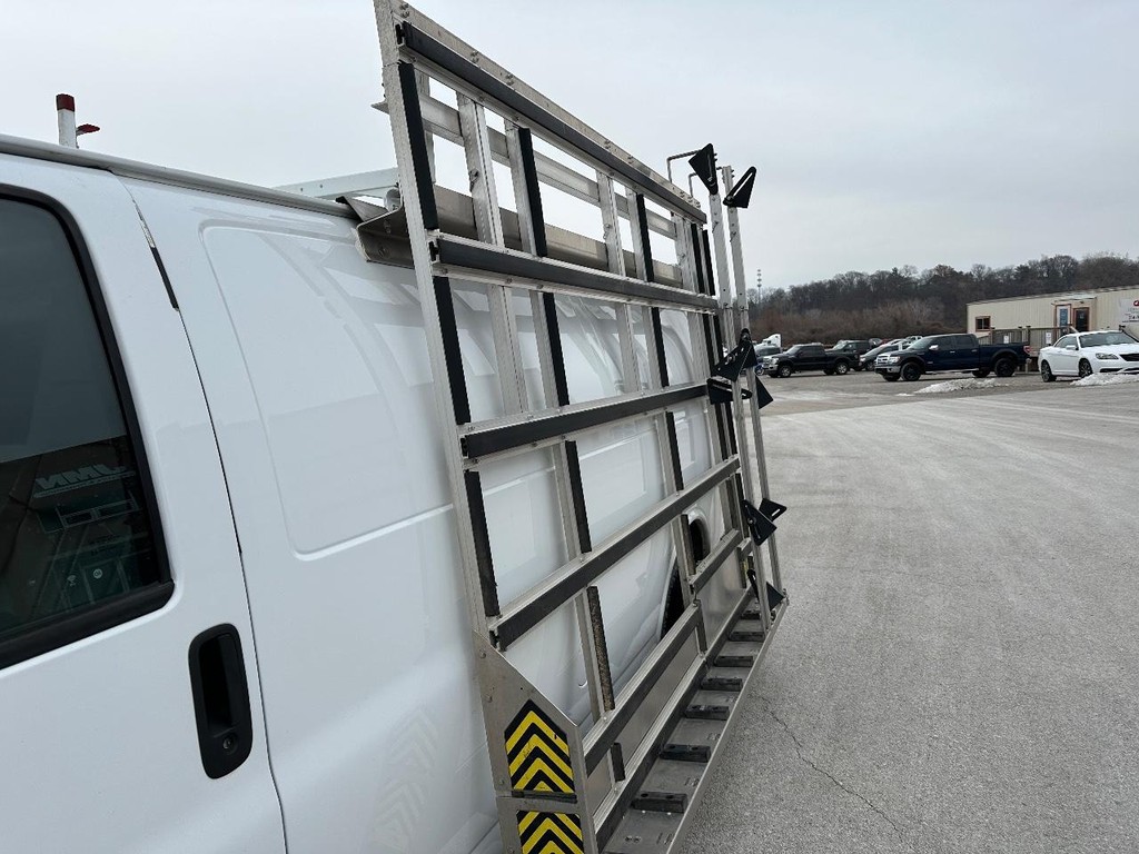 Chevrolet Express Cargo Van Vehicle Full-screen Gallery Image 08