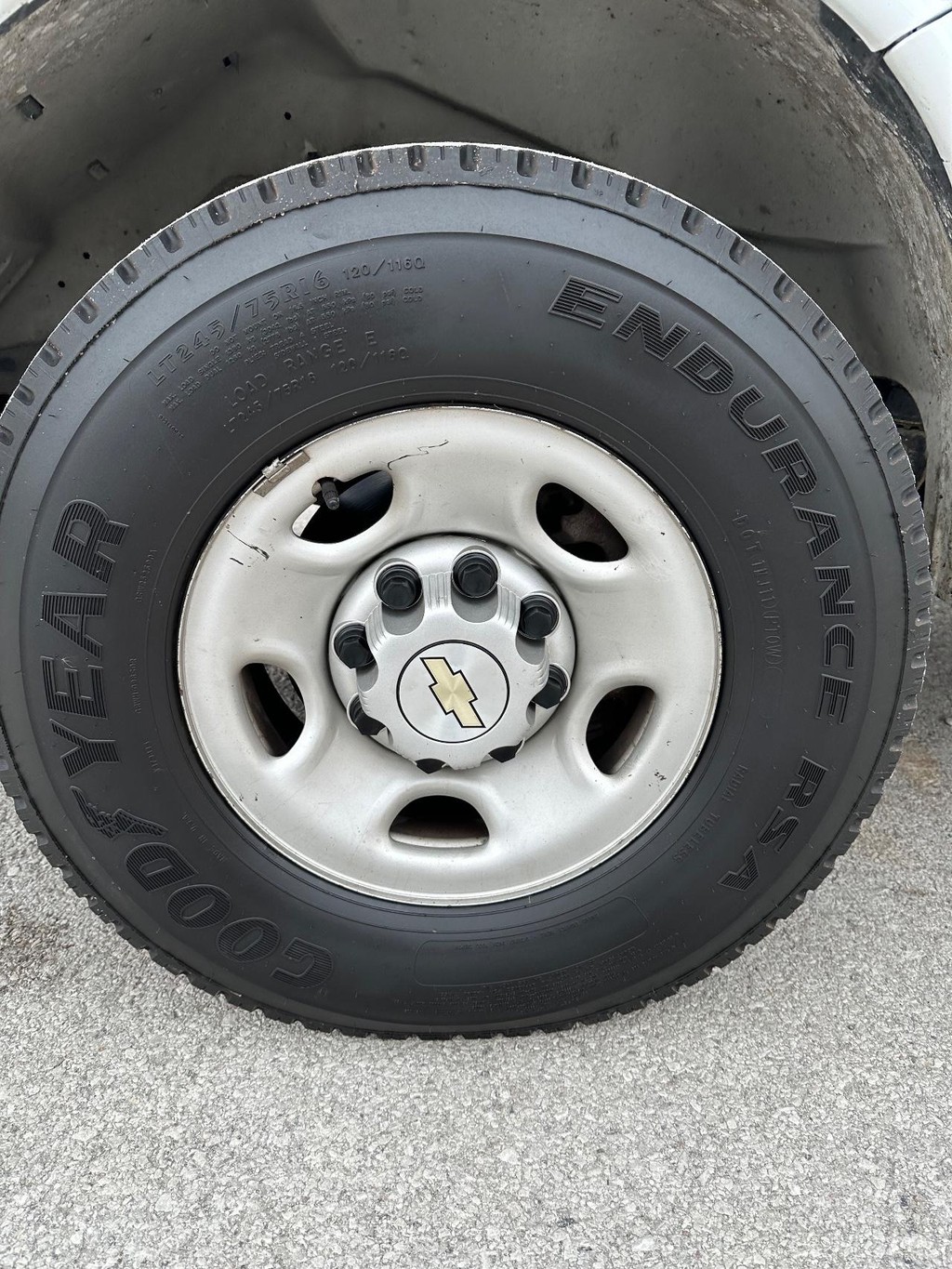 Chevrolet Express Cargo Van Vehicle Full-screen Gallery Image 09