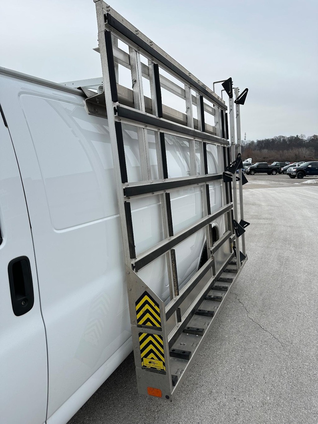 Chevrolet Express Cargo Van Vehicle Full-screen Gallery Image 13