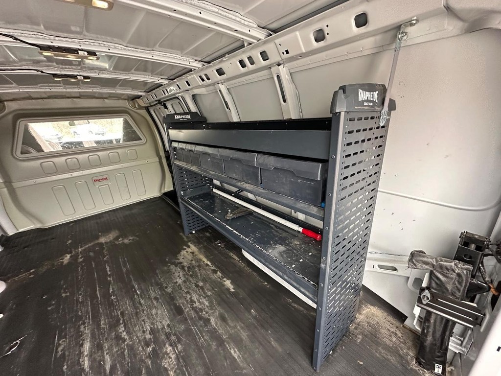 Chevrolet Express Cargo Van Vehicle Full-screen Gallery Image 14