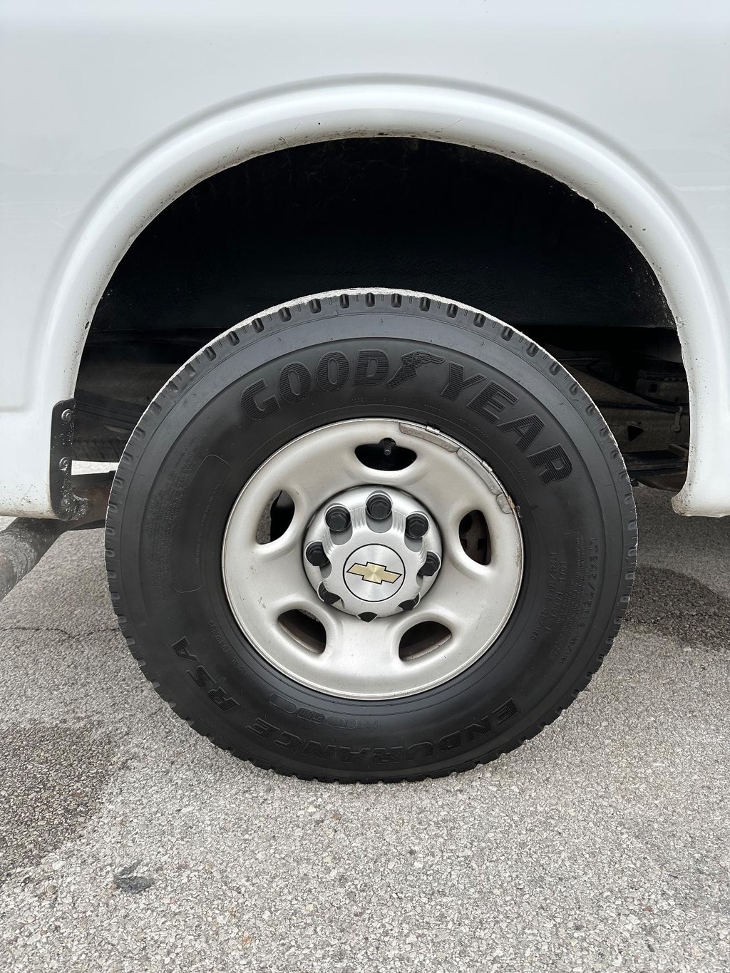 Chevrolet Express Cargo Van Vehicle Full-screen Gallery Image 19