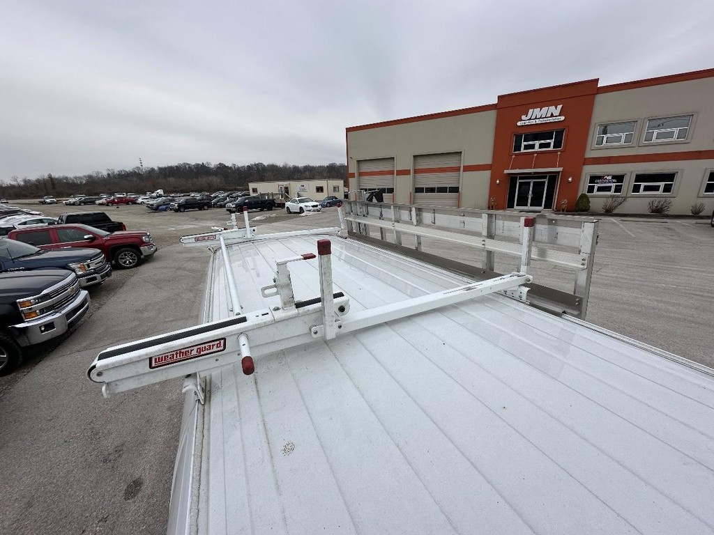 Chevrolet Express Cargo Van Vehicle Full-screen Gallery Image 21