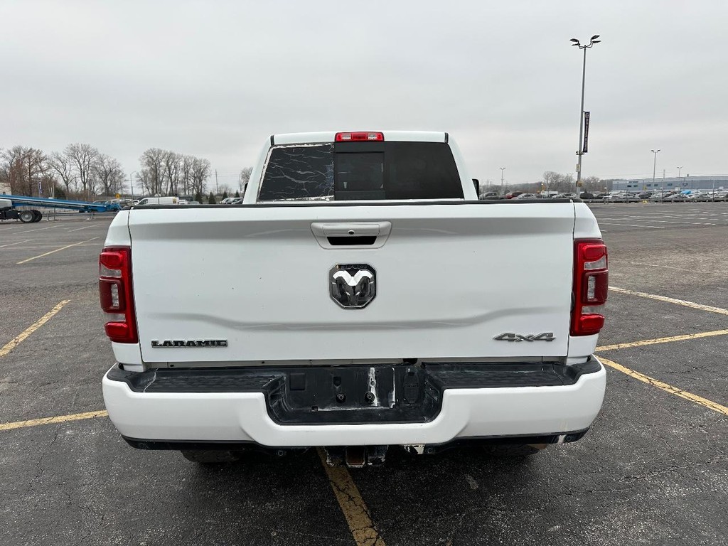 Ram 2500 Vehicle Full-screen Gallery Image 2