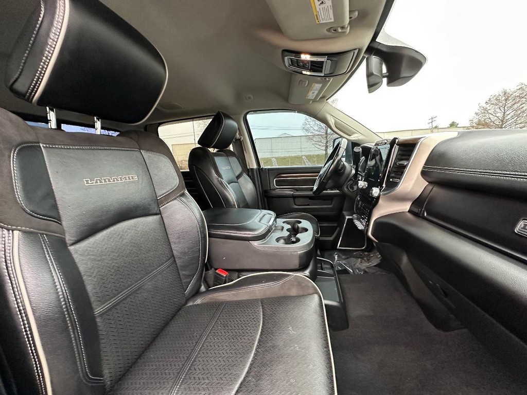 Ram 2500 Vehicle Full-screen Gallery Image 19