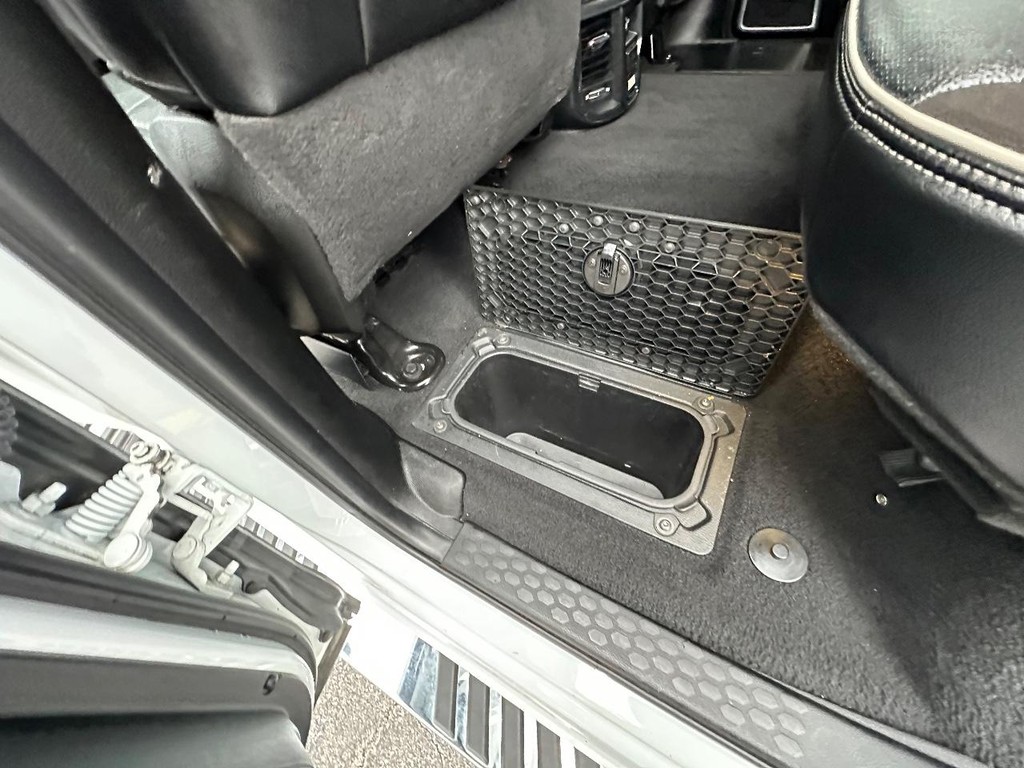 Ram 2500 Vehicle Full-screen Gallery Image 21