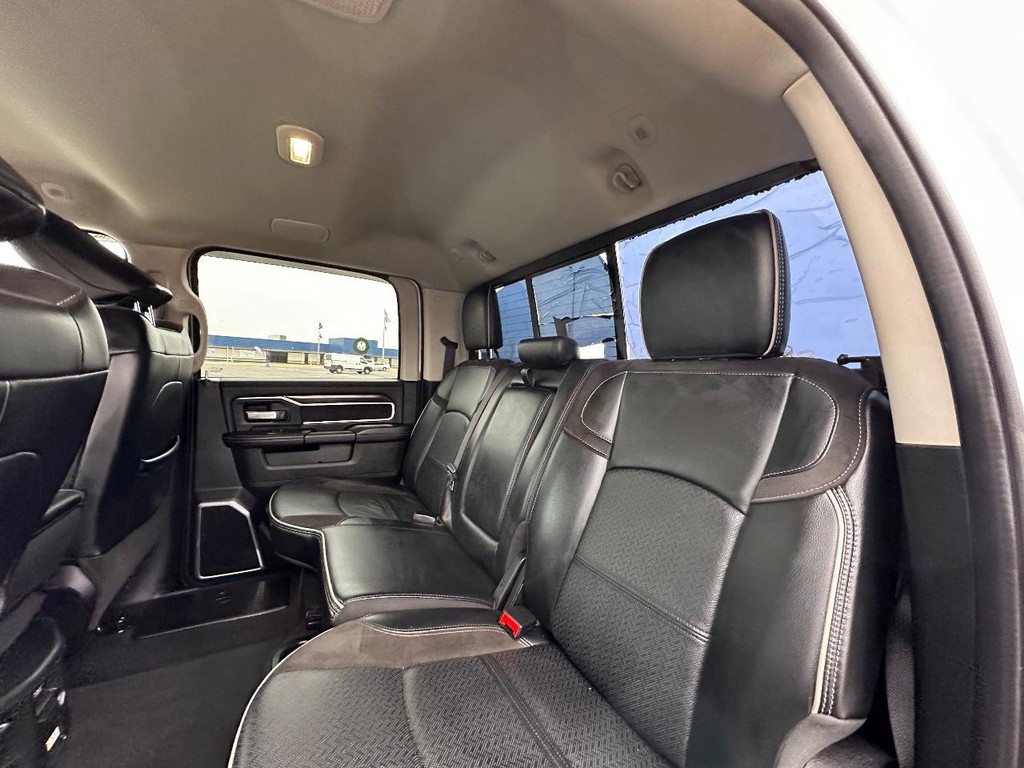 Ram 2500 Vehicle Full-screen Gallery Image 22