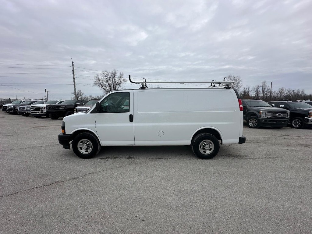 Chevrolet Express Cargo Van Vehicle Full-screen Gallery Image 06