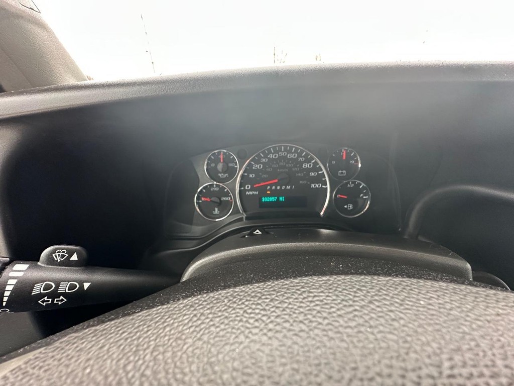 Chevrolet Express Cargo Van Vehicle Full-screen Gallery Image 13