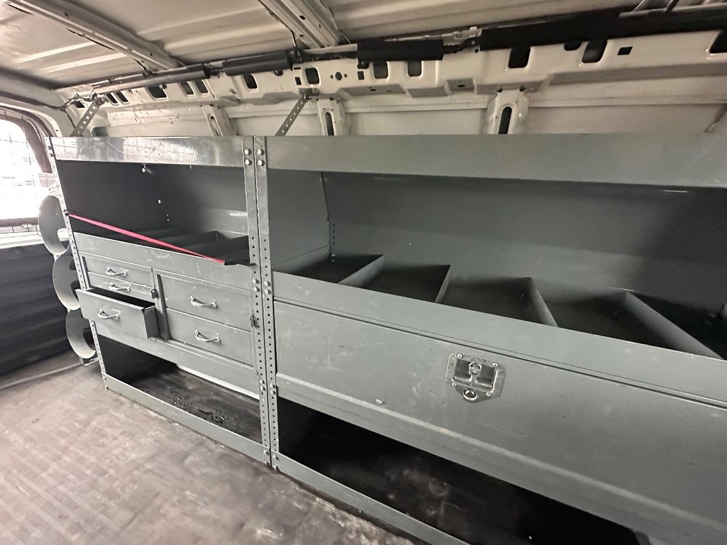 Chevrolet Express Cargo Van Vehicle Full-screen Gallery Image 16