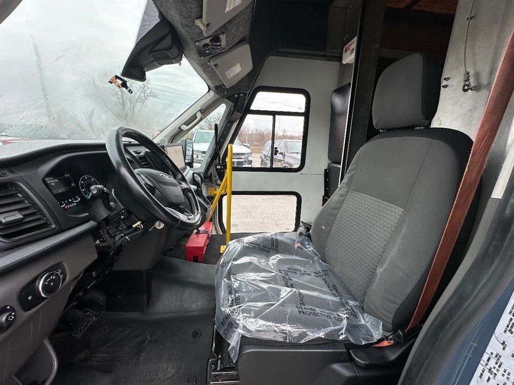 Ford Transit Cutaway Vehicle Full-screen Gallery Image 10