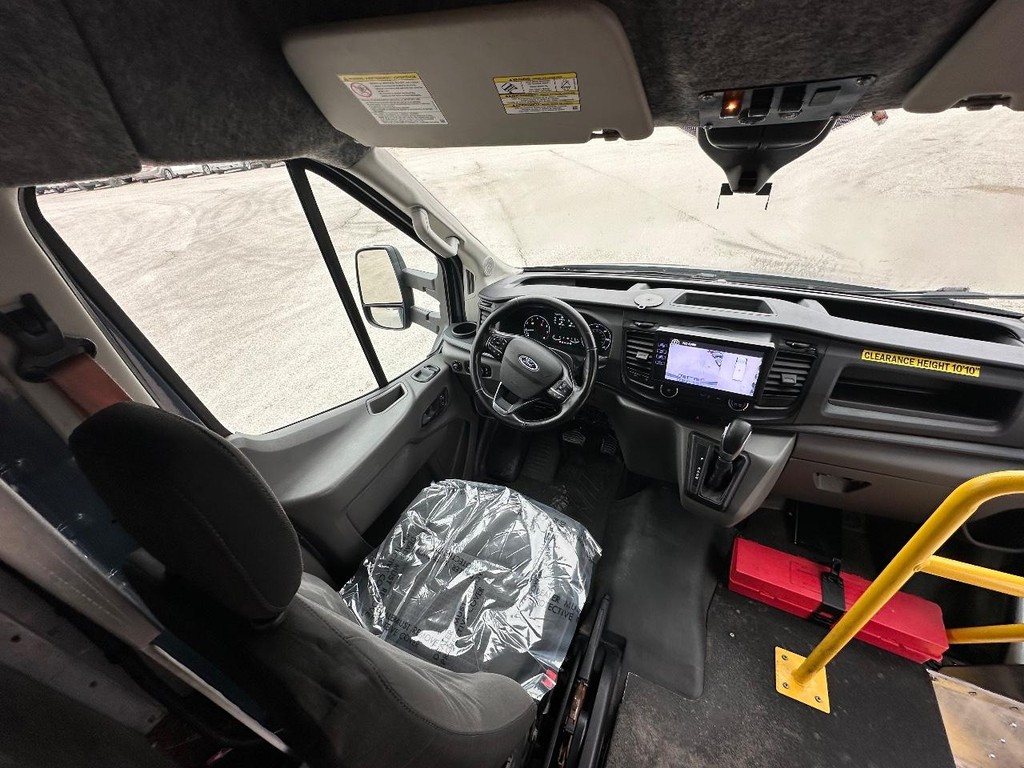 Ford Transit Cutaway Vehicle Full-screen Gallery Image 25