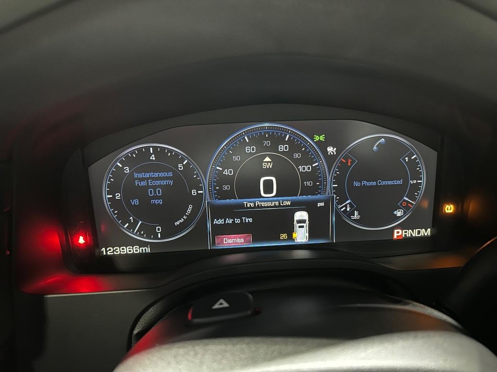 Cadillac Escalade ESV Vehicle Full-screen Gallery Image 28