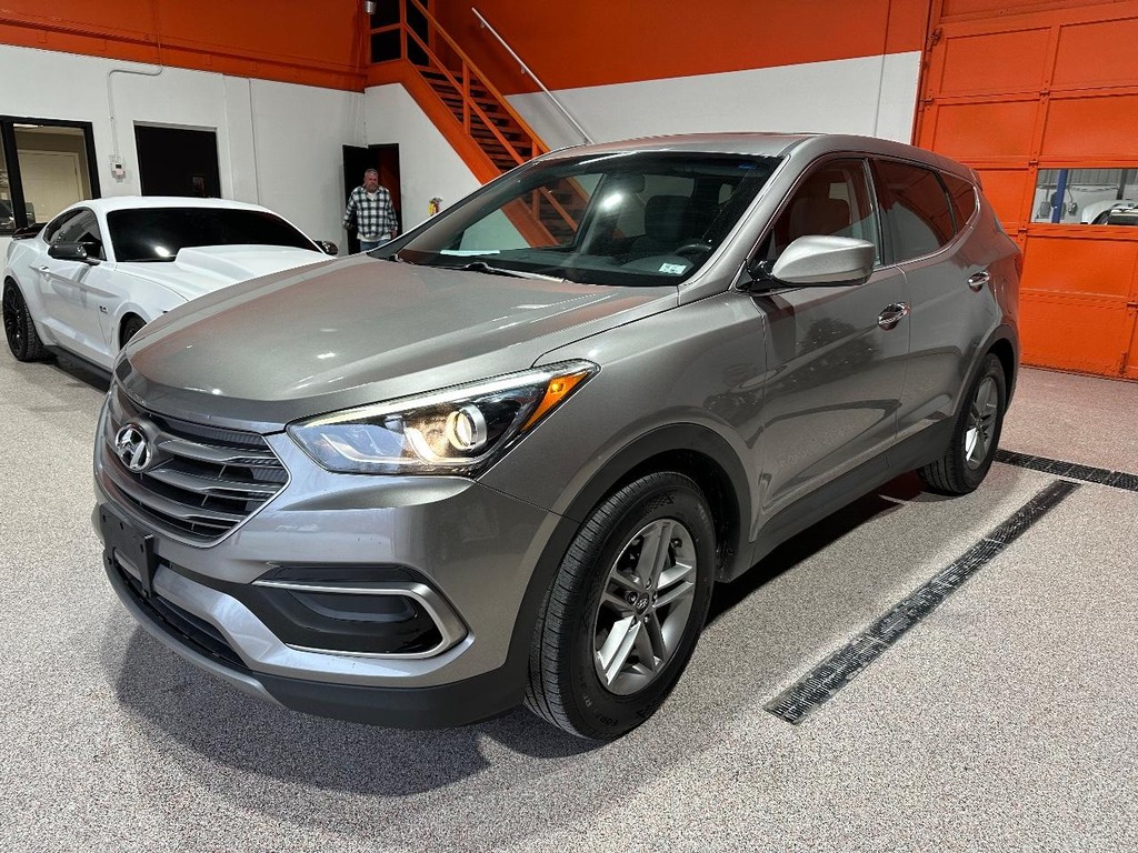 Hyundai Santa Fe Sport Vehicle Full-screen Gallery Image 7