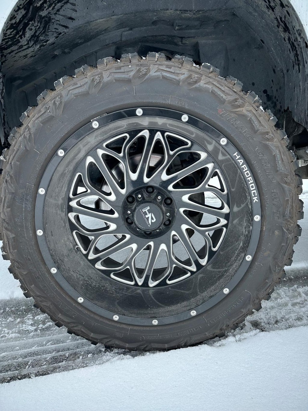 Nissan Titan XD Vehicle Full-screen Gallery Image 12