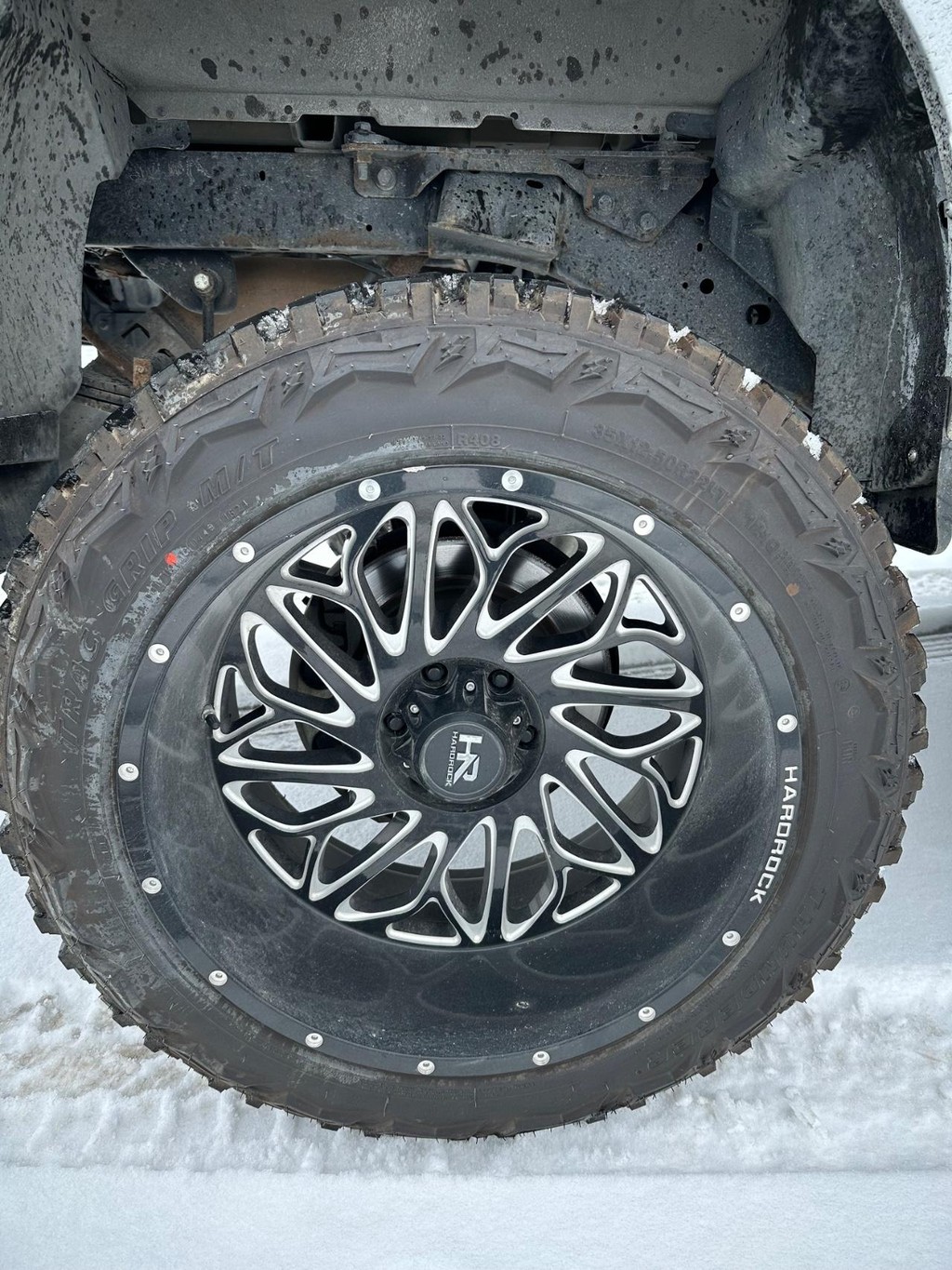 Nissan Titan XD Vehicle Full-screen Gallery Image 14