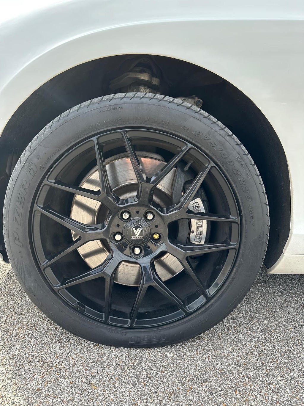 Bentley Continental GT V8 Vehicle Full-screen Gallery Image 07