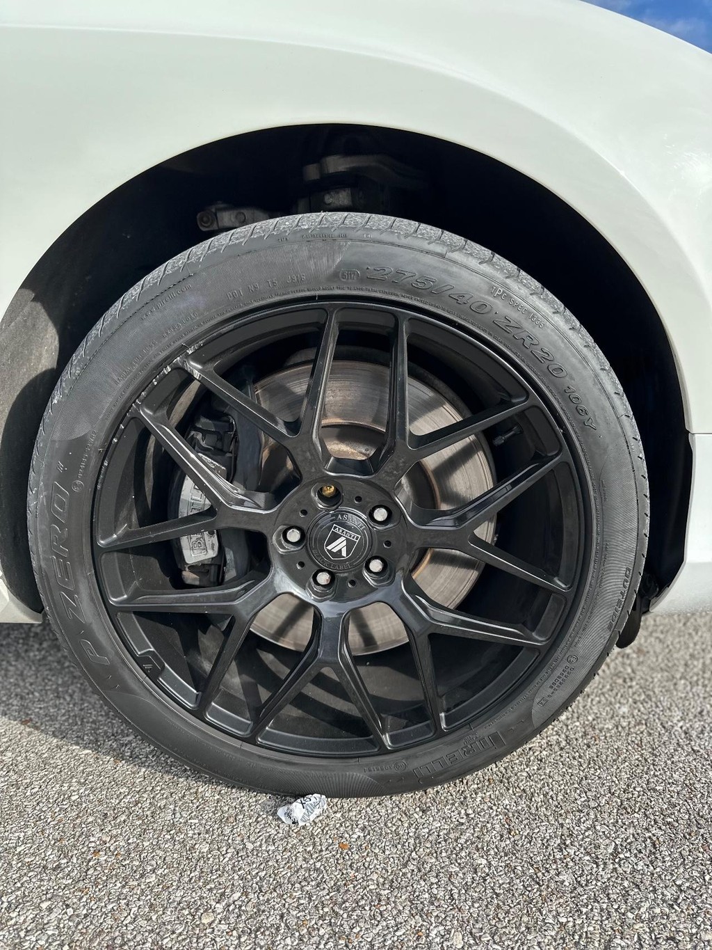 Bentley Continental GT V8 Vehicle Full-screen Gallery Image 10