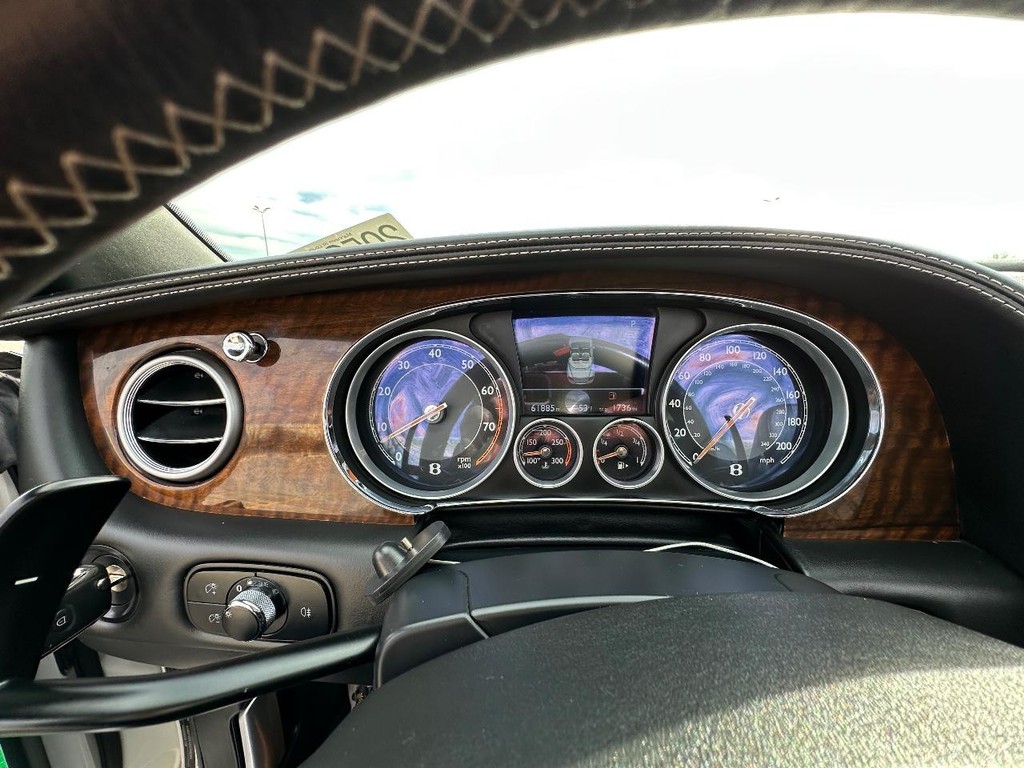 Bentley Continental GT V8 Vehicle Full-screen Gallery Image 16