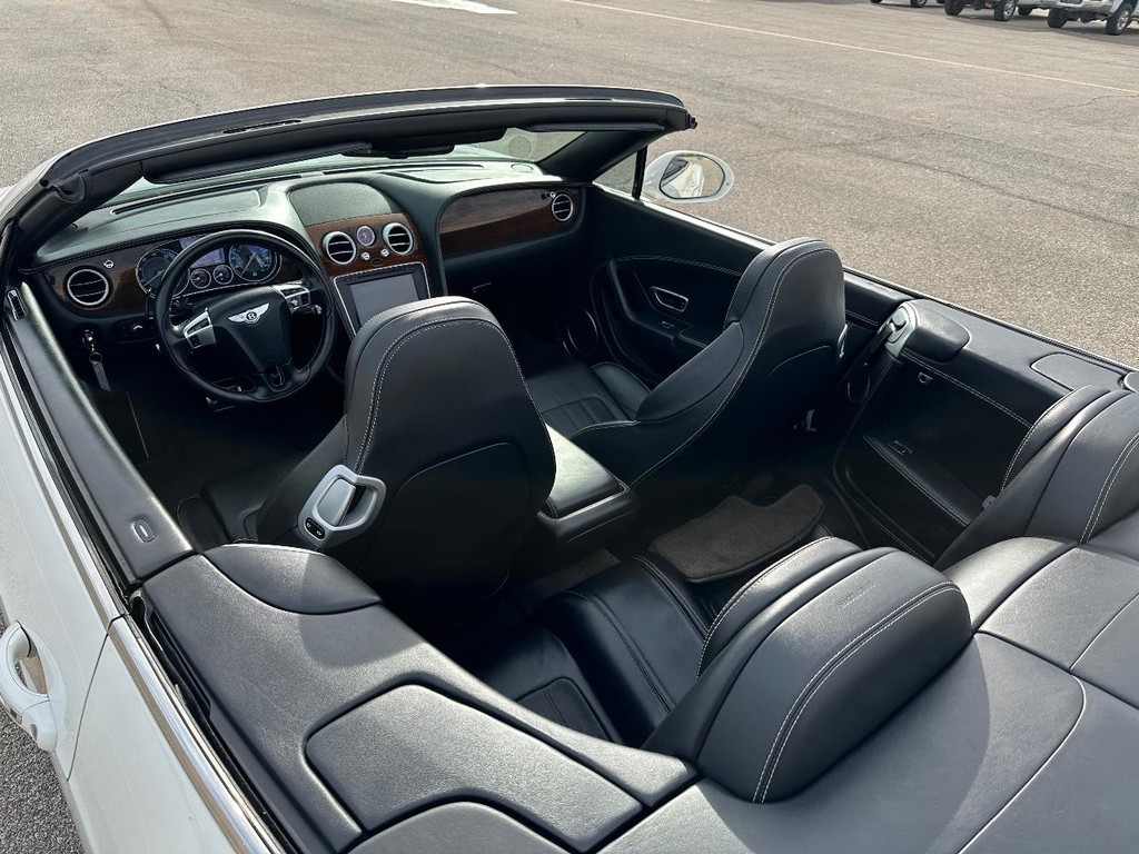 Bentley Continental GT V8 Vehicle Full-screen Gallery Image 19