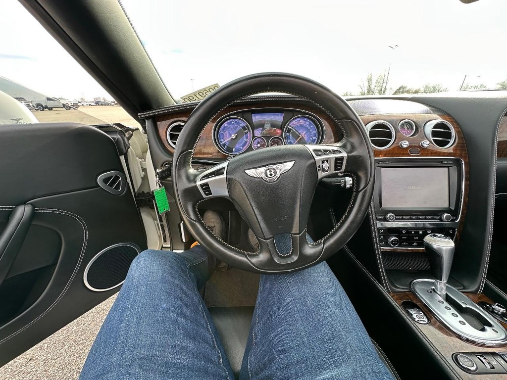 Bentley Continental GT V8 Vehicle Full-screen Gallery Image 21