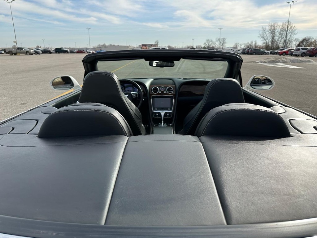 Bentley Continental GT V8 Vehicle Full-screen Gallery Image 24