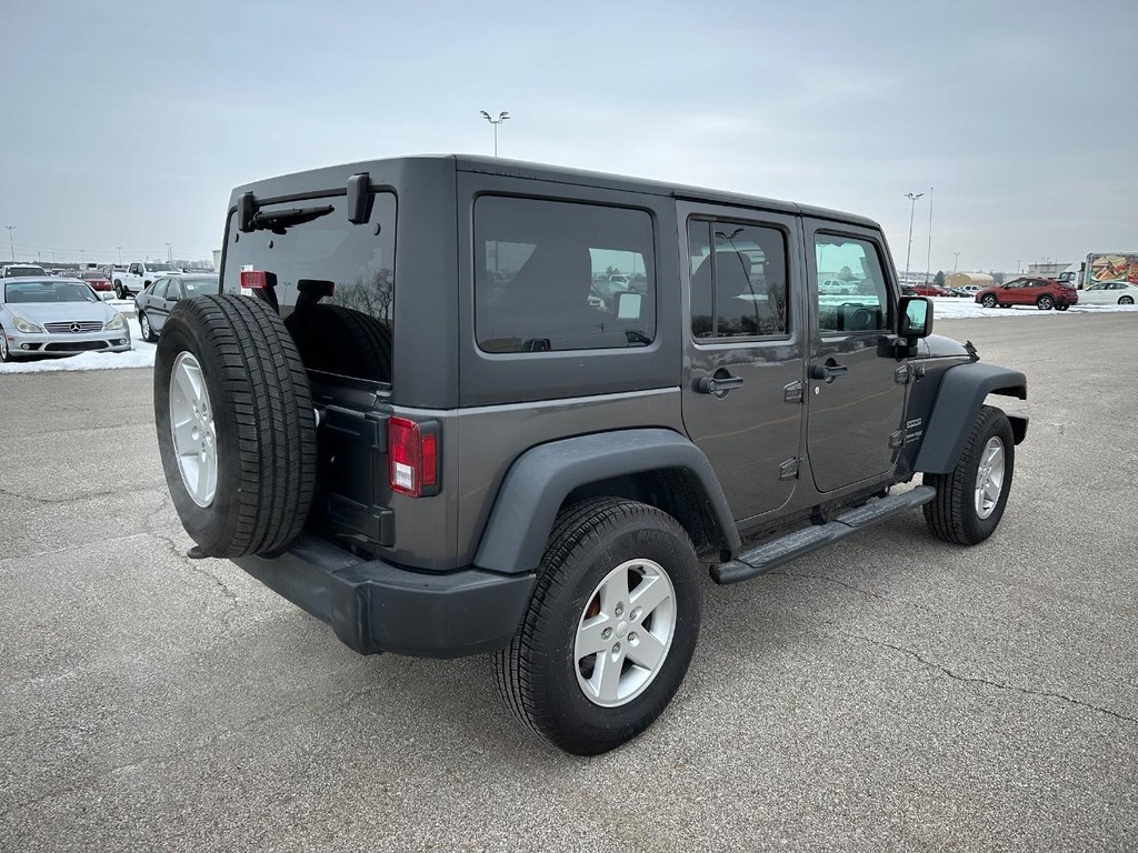 Jeep Wrangler JK Unlimited Vehicle Full-screen Gallery Image 5
