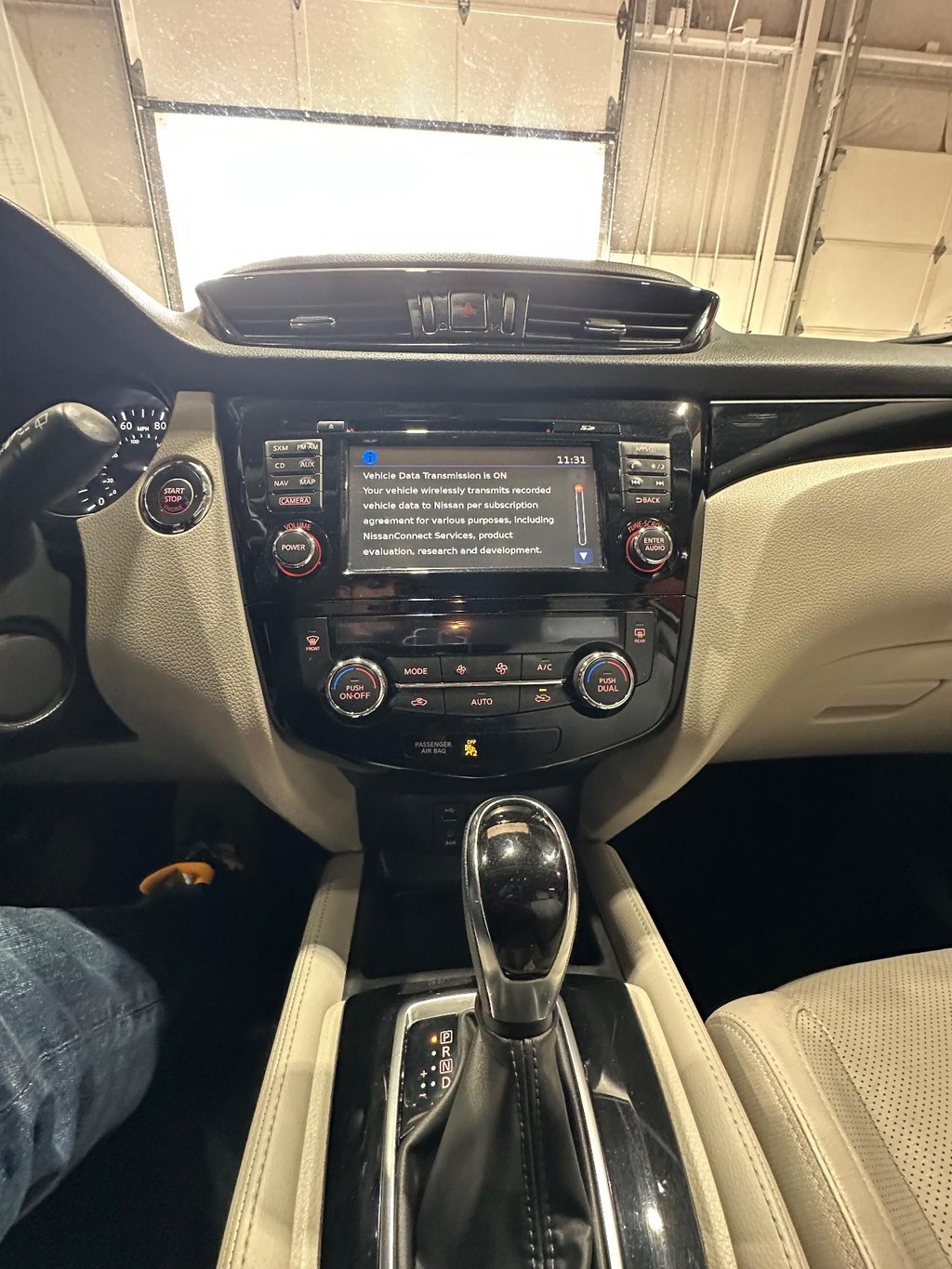 Nissan Rogue Sport Vehicle Full-screen Gallery Image 19