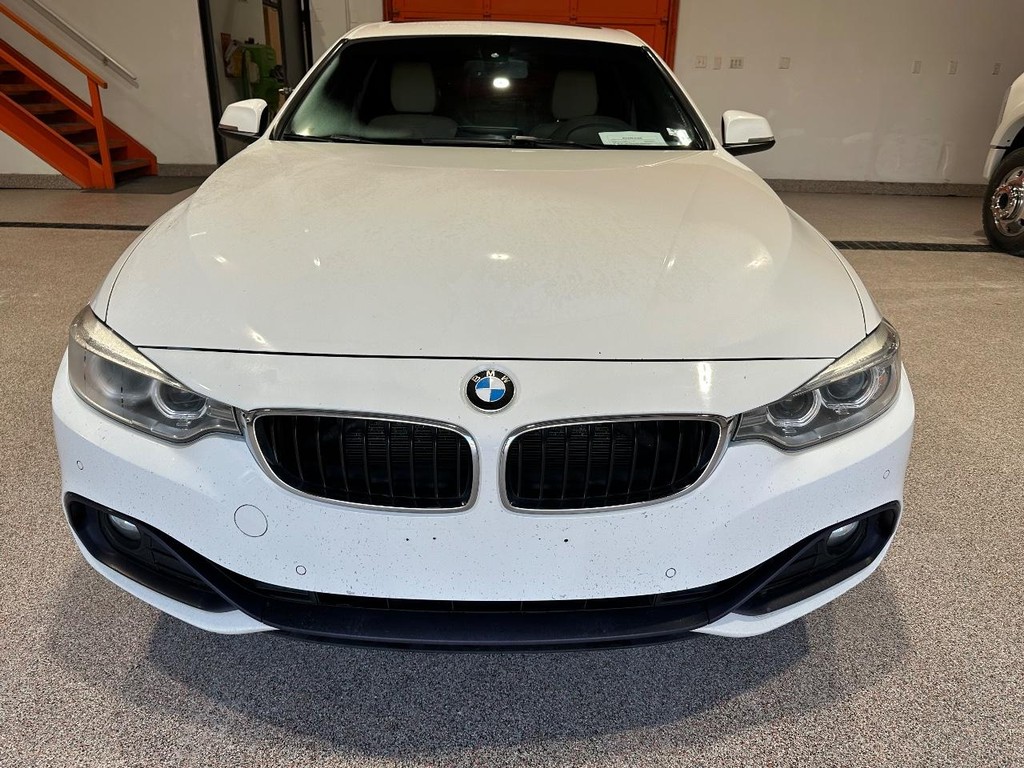 BMW 4 Series Vehicle Full-screen Gallery Image 10