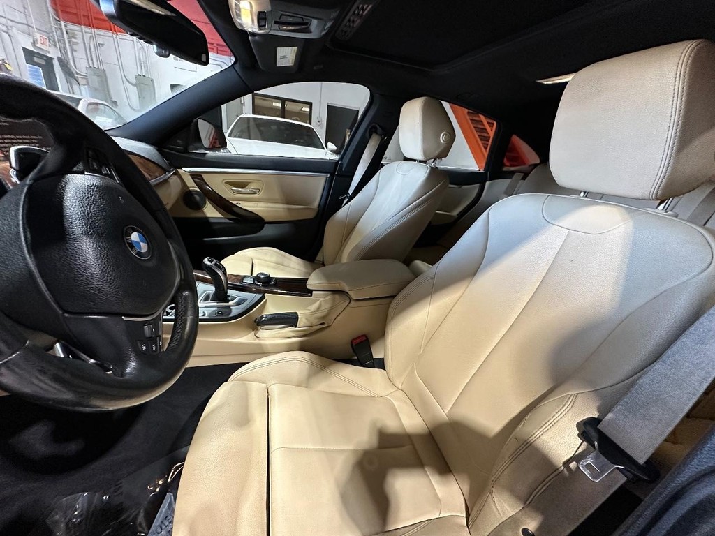 BMW 4 Series Vehicle Full-screen Gallery Image 12